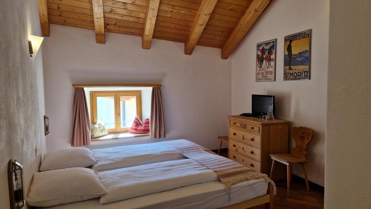 Weisses Kreuz - Crusch Alva Bed & Breakfast Samedan Exterior photo