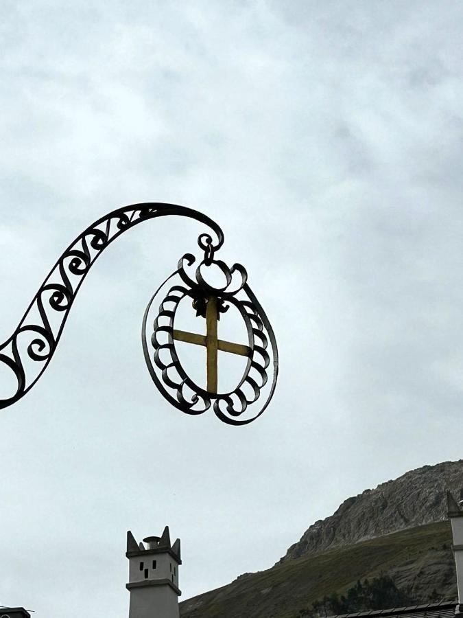 Weisses Kreuz - Crusch Alva Bed & Breakfast Samedan Exterior photo