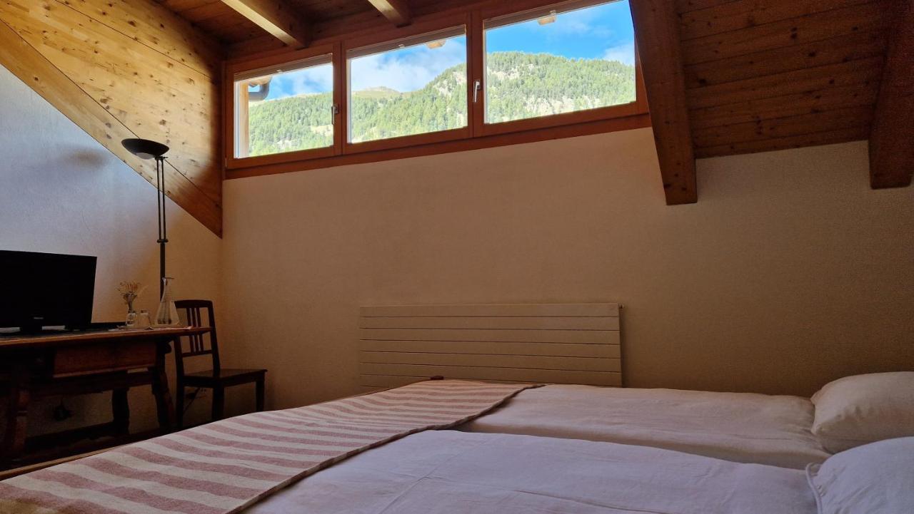 Weisses Kreuz - Crusch Alva Bed & Breakfast Samedan Exterior photo