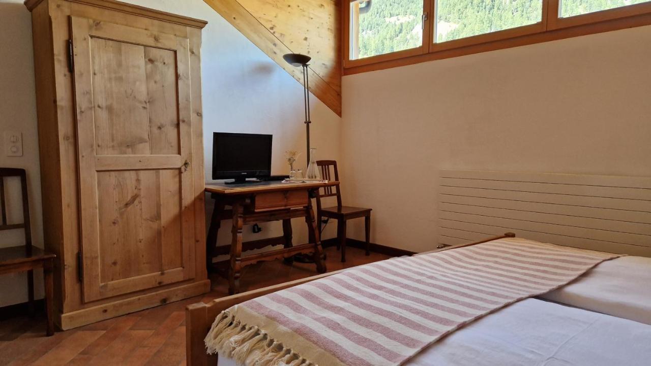 Weisses Kreuz - Crusch Alva Bed & Breakfast Samedan Exterior photo