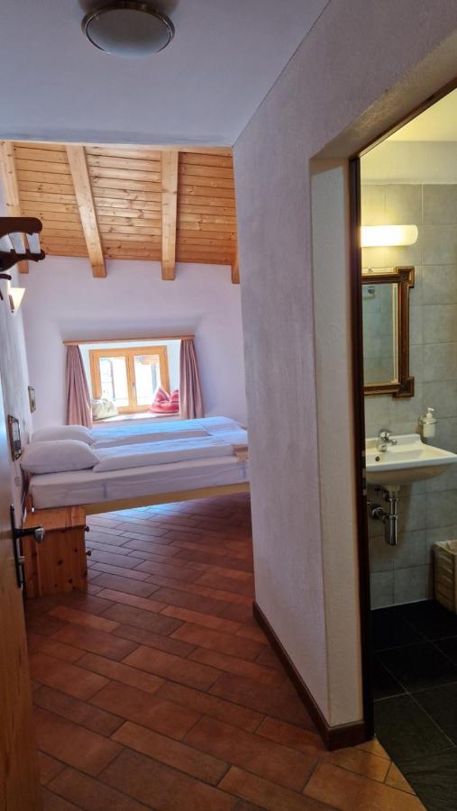 Weisses Kreuz - Crusch Alva Bed & Breakfast Samedan Exterior photo