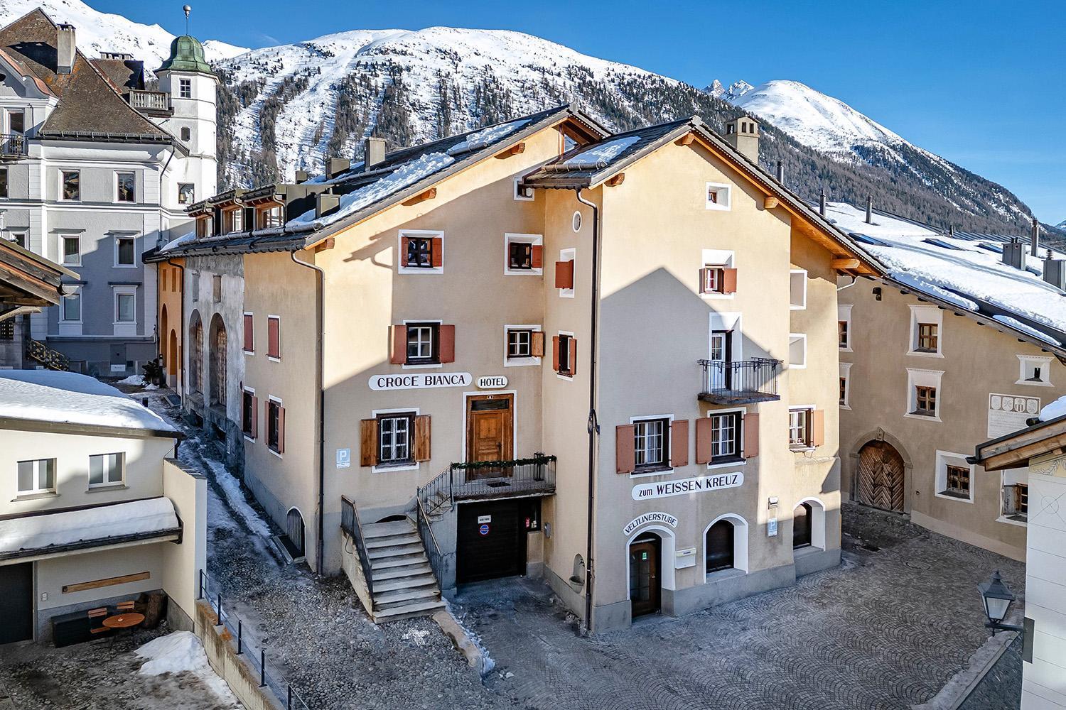 Weisses Kreuz - Crusch Alva Bed & Breakfast Samedan Exterior photo