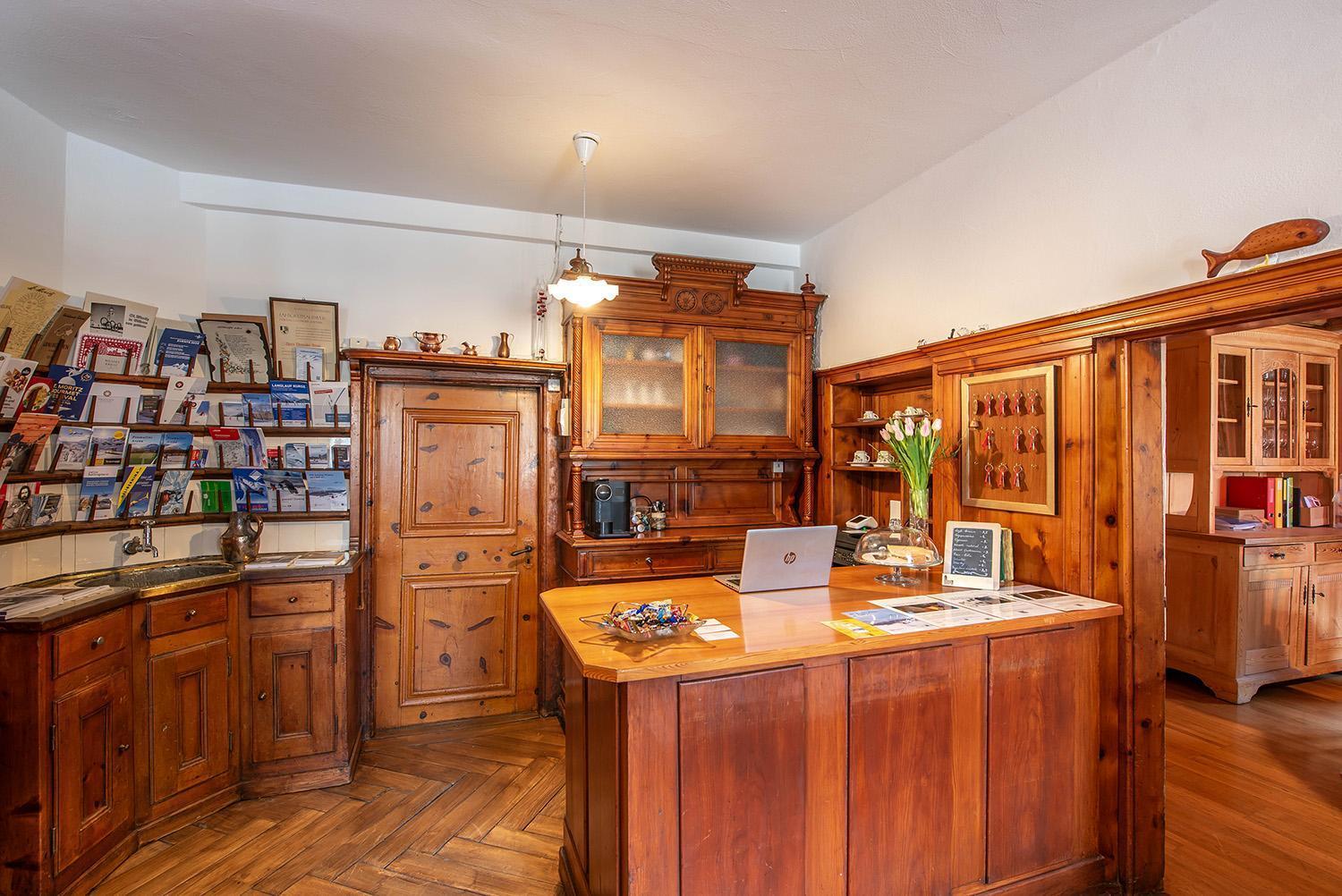 Weisses Kreuz - Crusch Alva Bed & Breakfast Samedan Exterior photo